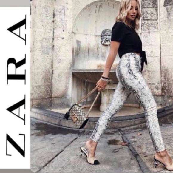 ZARA .. Outfitters Black and White Skinny Pants with Fashion-Forward Design - Picture 1 of 16